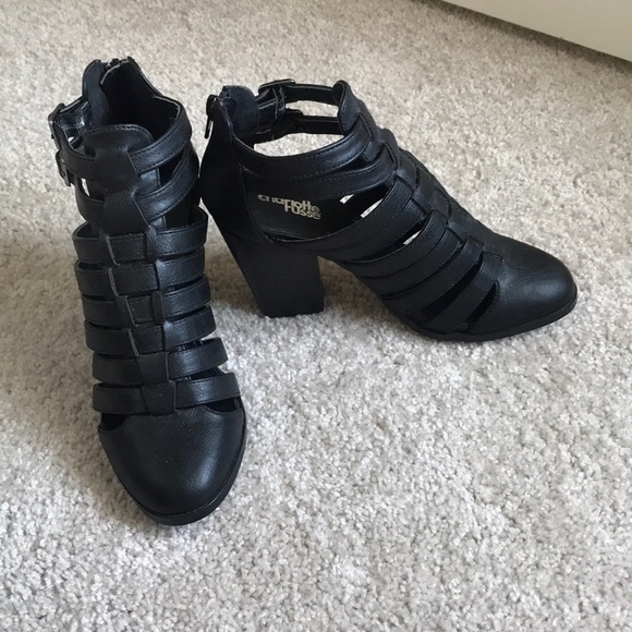 Charlotte Russe Black Chunky Heel Booties - Picture 4 of 5